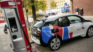 مبيعات السيارات الكهربائية فى أوروبا تتجاوز الموديلات العاملة بالديزل للمرة الأولى