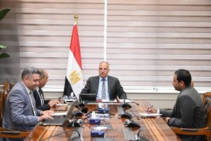 وزير الموارد المالية يتابع إجراءات الإعداد لأسبوع القاهرة السادس للمياه