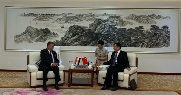 وزير قطاع الأعمال العام يبحث فى الصين التعاون في صناعة السيارات الكهربائية