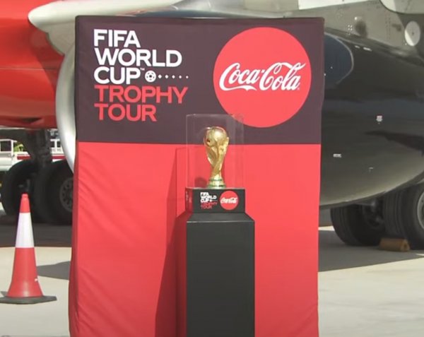 كأس العالم يصل إلى قطر بعد انتهاء جولته العالمية