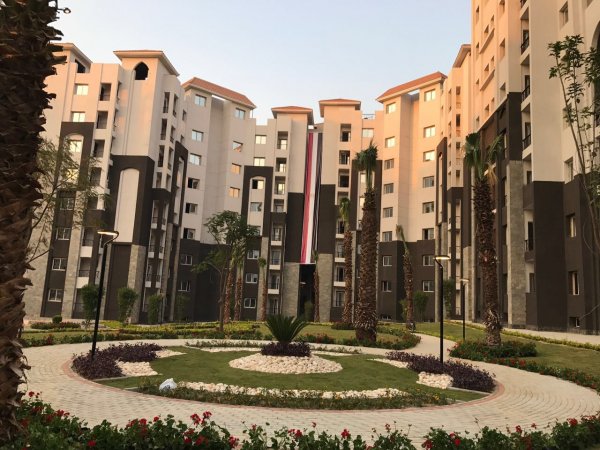 وزير الإسكان: 75 % نسبة تنفيذ 24130 وحدة سكنية بالحي السكني الثالث بالعاصمة الإدارية الجديدة