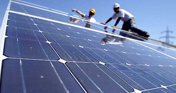 توفيق : دراسة إنشاء محطة طاقة شمسية لتوليد الكهرباء بشركة مصر للألومنيوم