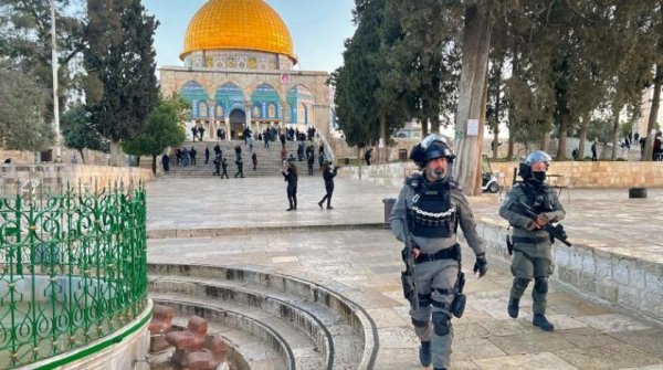 مصر تدين اقتحام الشرطة الإسرائيلية المسجد الاقصى وتطالب بالوقف الفورى للاعتداءات على المصلين  