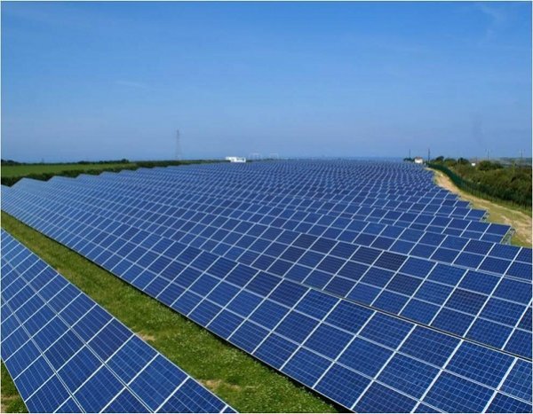 السعيد: إنشاء أكبر محطة للطاقة الشمسية على مستوى العالم بأسوان