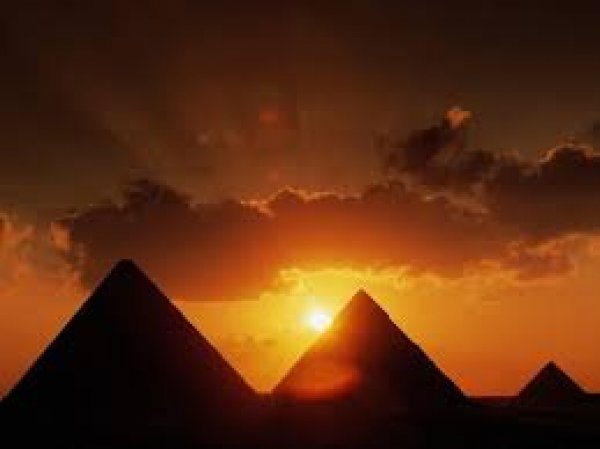 موقع Yahoo Finance: يختار مصر ضمن 25 دولة تتميز بأجمل مناظر طبيعية لغروب الشمس 