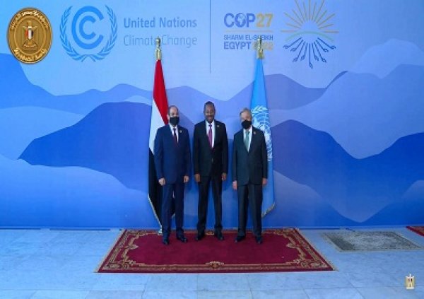 قمة المناخ.. مصافحتان وصورة تذكارية في مراسم استقبال الرئيس السيسي لرئيس وزراء إثيوبيا