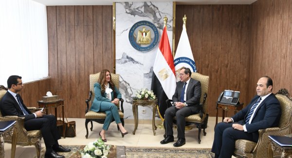 وزير البترول يبحث مع سفيرة الولايات المتحدة الأمريكية فى مصر تعزيز التعاون  