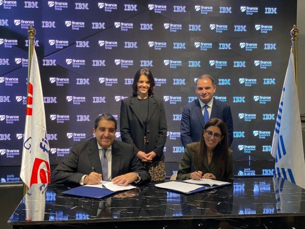 إي فاينانس وIBM يوقعان اتفاقًا لتعزيز الخدمات المصرفية الرقمية في مصر